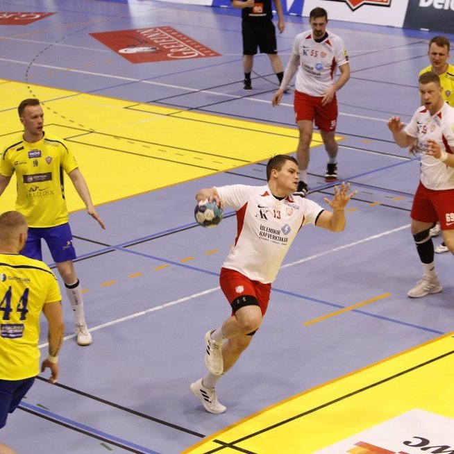 Arnór Þorri Þorsteinsson kominn í dauðafæri og skorar.