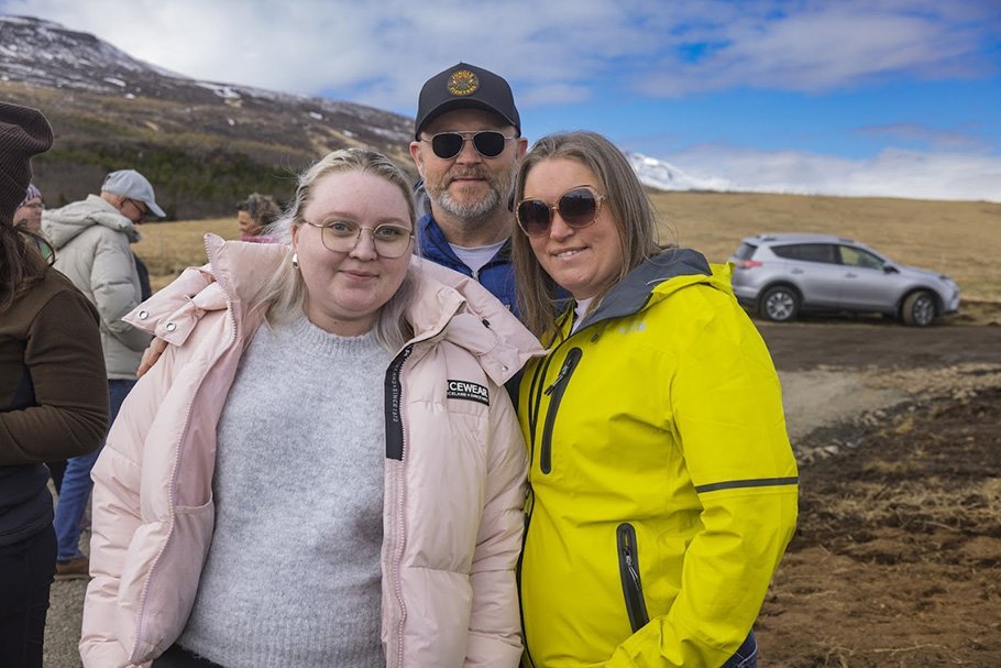 Hjaltalundur stofnaður á Hömrum með táknrænni trjáplöntun; í minningu Hjalta Snæs Árnasonar, sem lést 22 ára gamall eftir að hafa ekki fengið viðeigandi aðstoð á réttum tíma. Mynd: Hilmar Friðjónsson