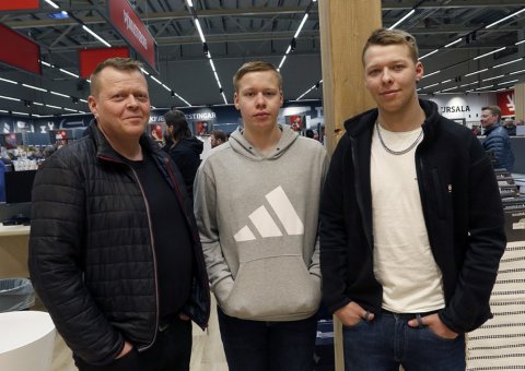 Húsasmiðjan, Blómaval og Ískraft í nýju húsnæði við Freyjunes. Ljósmynd: Skapti Hallgrímsson