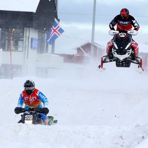 Fyrsta umferð Íslandsmeistaramótsins í snjókrossi. Ljósmynd: Þorgeir Baldursson