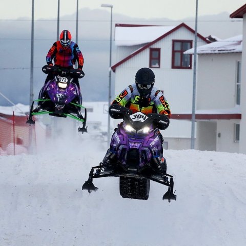 Fyrsta umferð Íslandsmeistaramótsins í snjókrossi. Ljósmynd: Þorgeir Baldursson