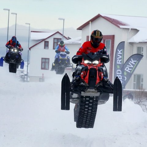 Fyrsta umferð Íslandsmeistaramótsins í snjókrossi. Ljósmynd: Þorgeir Baldursson