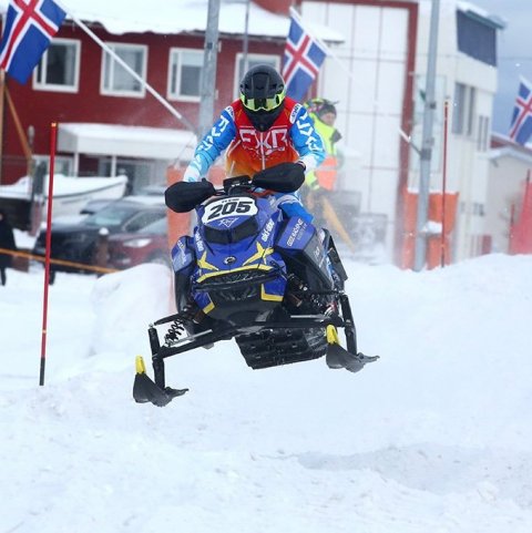 Fyrsta umferð Íslandsmeistaramótsins í snjókrossi. Ljósmynd: Þorgeir Baldursson