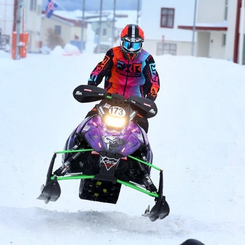 Fyrsta umferð Íslandsmeistaramótsins í snjókrossi. Ljósmynd: Þorgeir Baldursson