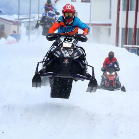 Fyrsta umferð Íslandsmeistaramótsins í snjókrossi. Ljósmynd: Þorgeir Baldursson