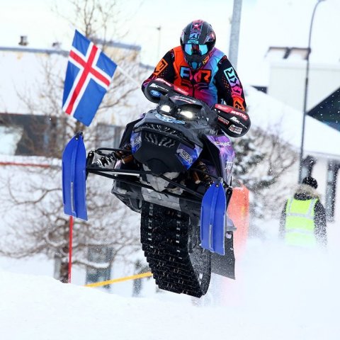 Fyrsta umferð Íslandsmeistaramótsins í snjókrossi. Ljósmynd: Þorgeir Baldursson