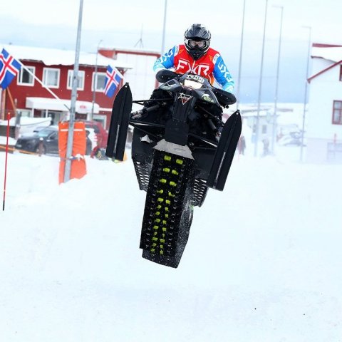 Fyrsta umferð Íslandsmeistaramótsins í snjókrossi. Ljósmynd: Þorgeir Baldursson