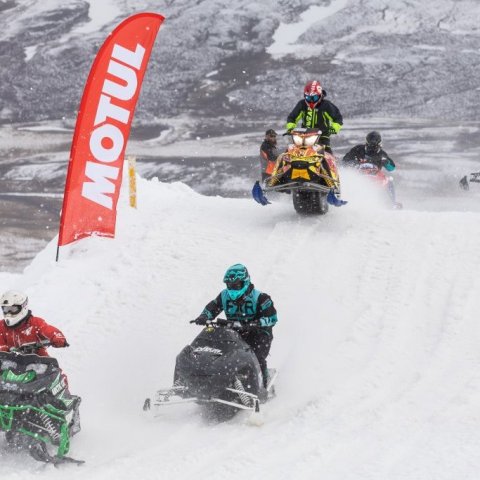 Keppendur í Sport flokknum: Þórhallur Kristinn fremstur, þá Ásgeir Björn, Birgir Ingvason á gula sleðanum, Kjartan Hjaltason fyrir aftan hann og lengst til hægri Elvar Örn Axelsson.