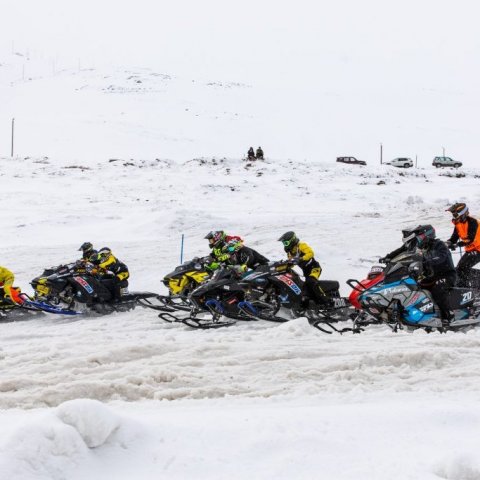 Keppendur í Pro Sport og Pro Open flokkunum þeysa af stað.