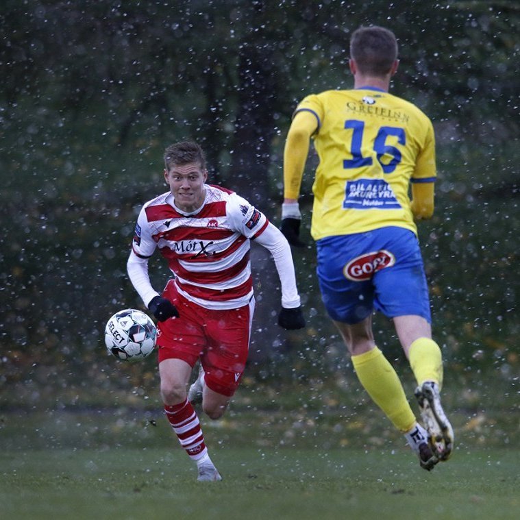 KA - HK 1:1 í 10. umferð Pepsi Max deildarinnar, 24. september 2020. Brynjar Ingi Bjarnason og HK-ingurinn Valgeir Valgeirsson. Ljósmynd: Skapti Hallgrímsson