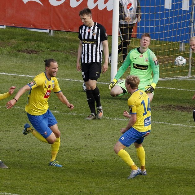 KA - KR 0:0 í 9. umferð Pepsi Max deildarinnar, 27. júlí 2020. KA-menn fagna marki Guðmundar Steins Hafsteinssonar, sem reyndist svo ekki mark að mati dómarans. Ljósmynd: Skapti Hallgrímsson