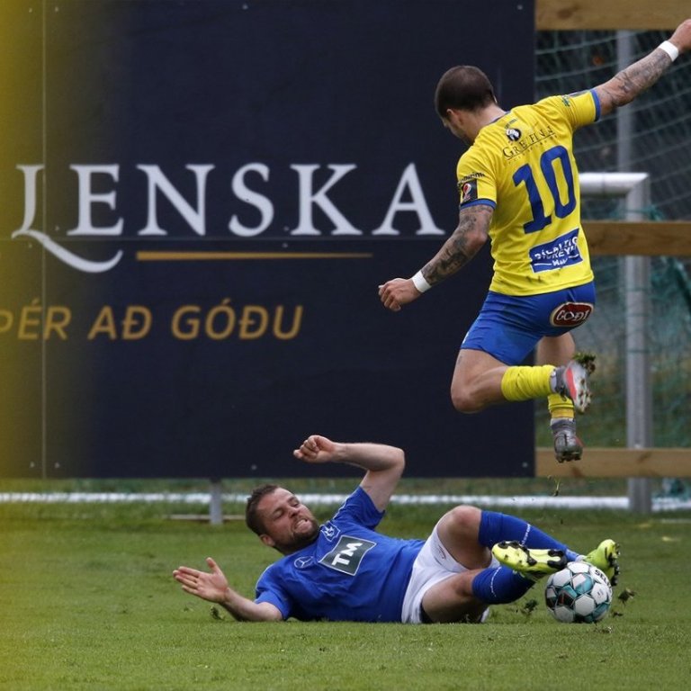 KA - Stjarnan 0:0 í 15. umferð Pepsi Max deildarinnar, 30. ágúst 2020. Hallgrímur Mar Steingrímsson og Stjörnumaðurinn Guðjón Pétur Lýðsson. Ljósmynd: Skapti Hallgrímsson