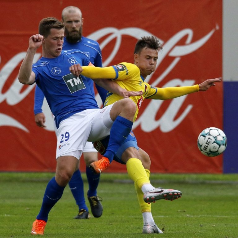KA - Stjarnan 0:0 í 15. umferð Pepsi Max deildarinnar, 30. ágúst 2020. Nökkvi Þeyr Þórisson og Stjörnumaðurinn Alex Þór Hauksson. Ljósmynd: Skapti Hallgrímsson