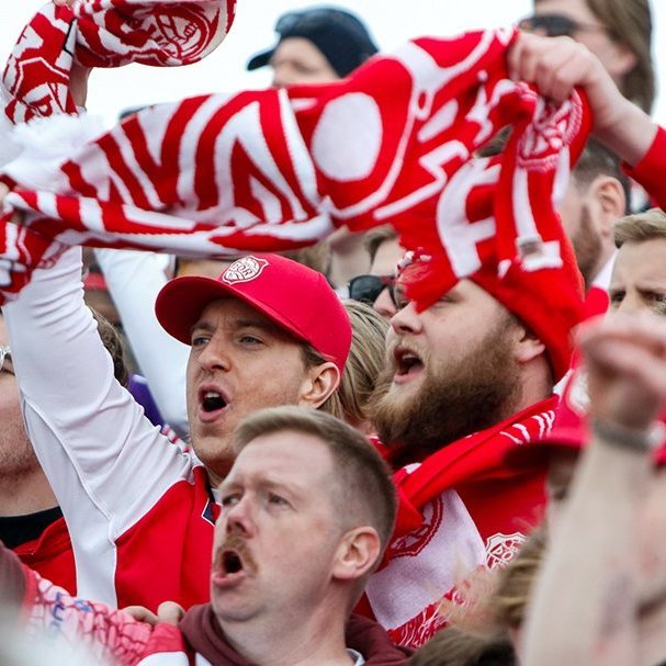 Þór - KA 0:1, í 5. umferð Bestu deildarinnar í knattspyrnu. Mögnuð stemning löngu fyrir leik og hart var barist í fyrstu rimmu Akureyrarfélaganna í efstu deild í 24 ár. Mynd: Rakel Hinriksdóttir