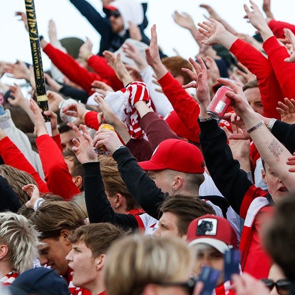 Þór - KA 0:1, í 5. umferð Bestu deildarinnar í knattspyrnu. Mögnuð stemning löngu fyrir leik og hart var barist í fyrstu rimmu Akureyrarfélaganna í efstu deild í 24 ár. Mynd: Rakel Hinriksdóttir
