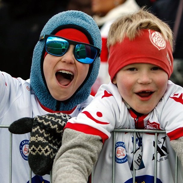 Þór - KA 0:1, í 5. umferð Bestu deildarinnar í knattspyrnu. Mögnuð stemning löngu fyrir leik og hart var barist í fyrstu rimmu Akureyrarfélaganna í efstu deild í 24 ár. Mynd: Rakel Hinriksdóttir