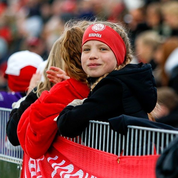 Þór - KA 0:1, í 5. umferð Bestu deildarinnar í knattspyrnu. Mögnuð stemning löngu fyrir leik og hart var barist í fyrstu rimmu Akureyrarfélaganna í efstu deild í 24 ár. Mynd: Rakel Hinriksdóttir