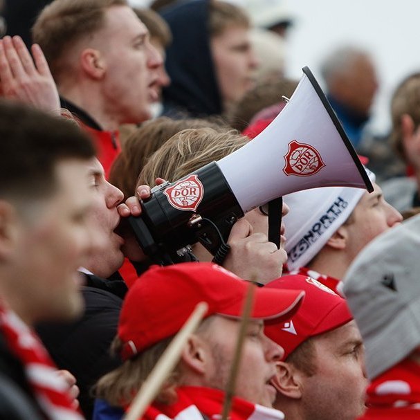Þór - KA 0:1, í 5. umferð Bestu deildarinnar í knattspyrnu. Mögnuð stemning löngu fyrir leik og hart var barist í fyrstu rimmu Akureyrarfélaganna í efstu deild í 24 ár. Mynd: Rakel Hinriksdóttir
