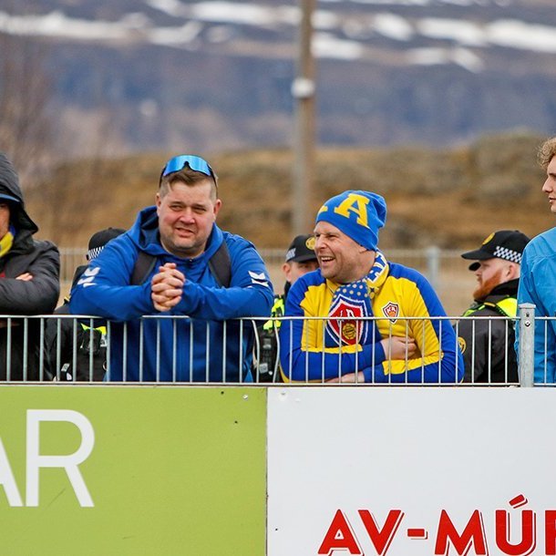 Þór - KA 0:1, í 5. umferð Bestu deildarinnar í knattspyrnu. Mögnuð stemning löngu fyrir leik og hart var barist í fyrstu rimmu Akureyrarfélaganna í efstu deild í 24 ár. Mynd: Rakel Hinriksdóttir