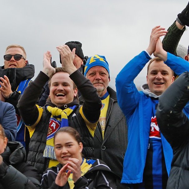 Þór - KA 0:1, í 5. umferð Bestu deildarinnar í knattspyrnu. Mögnuð stemning löngu fyrir leik og hart var barist í fyrstu rimmu Akureyrarfélaganna í efstu deild í 24 ár. Mynd: Rakel Hinriksdóttir