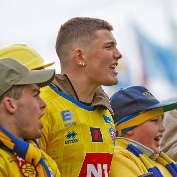 Þór - KA 0:1, í 5. umferð Bestu deildarinnar í knattspyrnu. Mögnuð stemning löngu fyrir leik og hart var barist í fyrstu rimmu Akureyrarfélaganna í efstu deild í 24 ár. Mynd: Rakel Hinriksdóttir