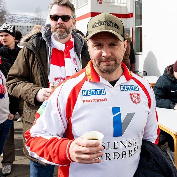 Þór - KA 0:1, í 5. umferð Bestu deildarinnar í knattspyrnu. Mögnuð stemning löngu fyrir leik og hart var barist í fyrstu rimmu Akureyrarfélaganna í efstu deild í 24 ár. Mynd: Ármann Hinrik