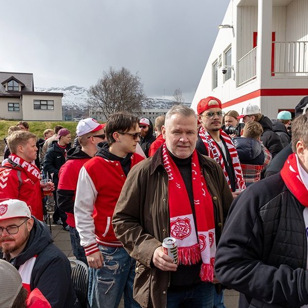Þór - KA 0:1, í 5. umferð Bestu deildarinnar í knattspyrnu. Mögnuð stemning löngu fyrir leik og hart var barist í fyrstu rimmu Akureyrarfélaganna í efstu deild í 24 ár. Mynd: Ármann Hinrik