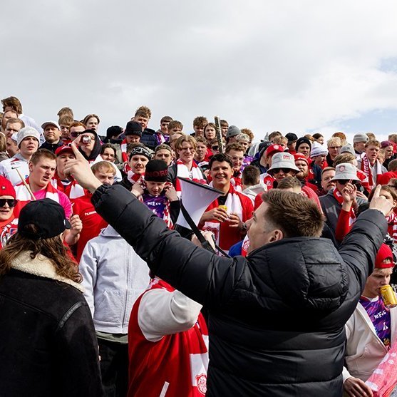 Þór - KA 0:1, í 5. umferð Bestu deildarinnar í knattspyrnu. Mögnuð stemning löngu fyrir leik og hart var barist í fyrstu rimmu Akureyrarfélaganna í efstu deild í 24 ár. Mynd: Ármann Hinrik