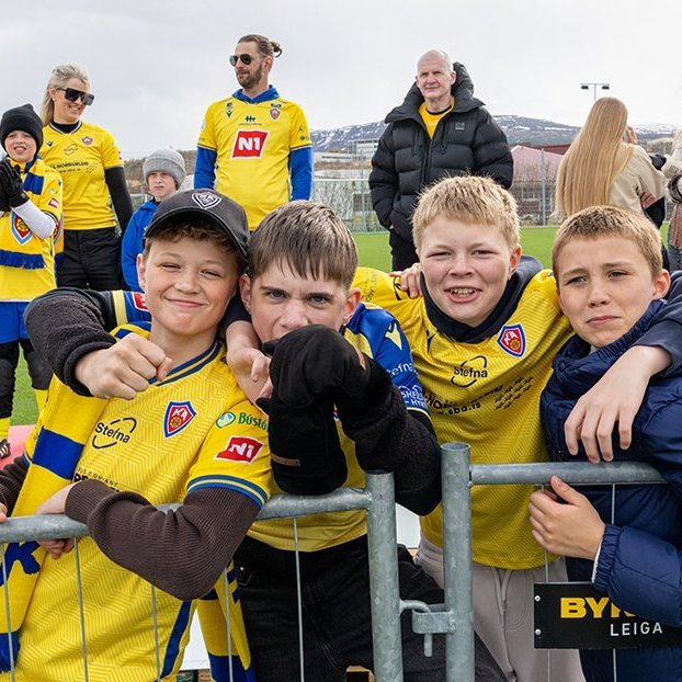 Þór - KA 0:1, í 5. umferð Bestu deildarinnar í knattspyrnu. Mögnuð stemning löngu fyrir leik og hart var barist í fyrstu rimmu Akureyrarfélaganna í efstu deild í 24 ár. Mynd: Ármann Hinrik