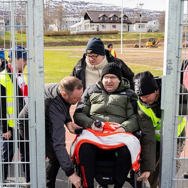 Þór - KA 0:1, í 5. umferð Bestu deildarinnar í knattspyrnu. Mögnuð stemning löngu fyrir leik og hart var barist í fyrstu rimmu Akureyrarfélaganna í efstu deild í 24 ár. Mynd: Ármann Hinrik