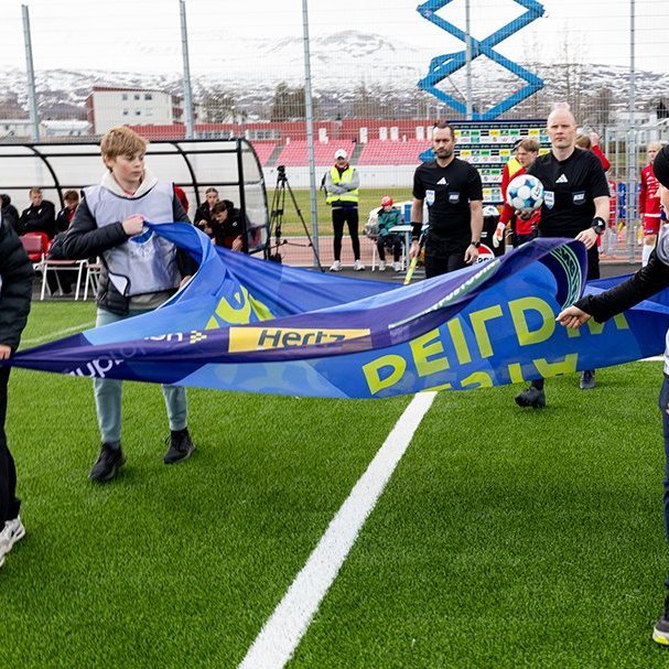 Þór - KA 0:1, í 5. umferð Bestu deildarinnar í knattspyrnu. Mögnuð stemning löngu fyrir leik og hart var barist í fyrstu rimmu Akureyrarfélaganna í efstu deild í 24 ár. Mynd: Ármann Hinrik
