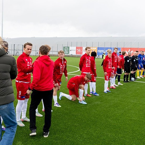 Þór - KA 0:1, í 5. umferð Bestu deildarinnar í knattspyrnu. Mögnuð stemning löngu fyrir leik og hart var barist í fyrstu rimmu Akureyrarfélaganna í efstu deild í 24 ár. Mynd: Ármann Hinrik