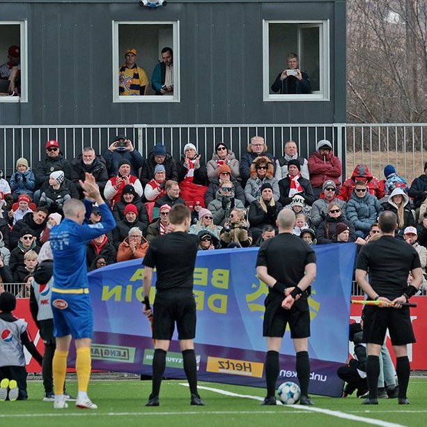 Þór - KA 0:1, í 5. umferð Bestu deildarinnar í knattspyrnu. Mögnuð stemning löngu fyrir leik og hart var barist í fyrstu rimmu Akureyrarfélaganna í efstu deild í 24 ár. Mynd: Skapti Hallgrímsson