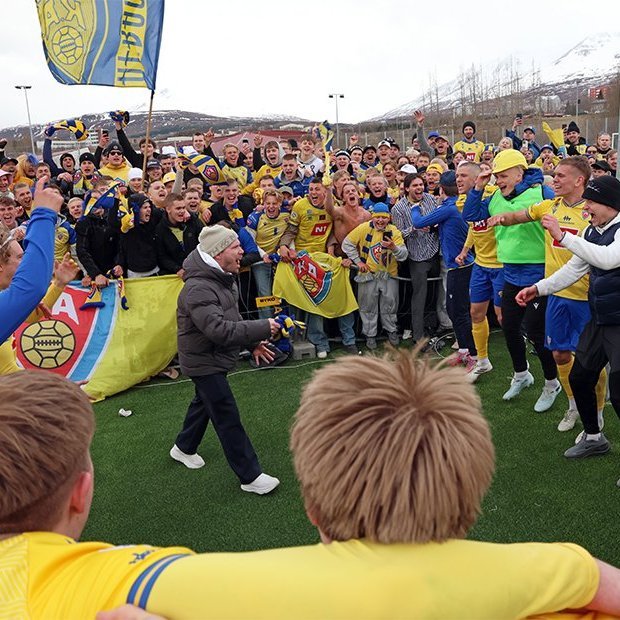 Þór - KA 0:1, í 5. umferð Bestu deildarinnar í knattspyrnu. Mögnuð stemning löngu fyrir leik og hart var barist í fyrstu rimmu Akureyrarfélaganna í efstu deild í 24 ár. Mynd: Skapti Hallgrímsson