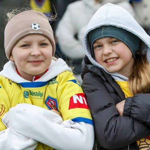 Þór - KA 0:1, í 5. umferð Bestu deildarinnar í knattspyrnu. Mögnuð stemning löngu fyrir leik og hart var barist í fyrstu rimmu Akureyrarfélaganna í efstu deild í 24 ár. Mynd: Rakel Hinriksdóttir