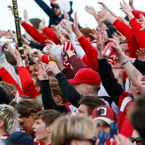 Þór - KA 0:1, í 5. umferð Bestu deildarinnar í knattspyrnu. Mögnuð stemning löngu fyrir leik og hart var barist í fyrstu rimmu Akureyrarfélaganna í efstu deild í 24 ár. Mynd: Rakel Hinriksdóttir