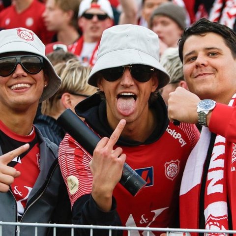 Þór - KA 0:1, í 5. umferð Bestu deildarinnar í knattspyrnu. Mögnuð stemning löngu fyrir leik og hart var barist í fyrstu rimmu Akureyrarfélaganna í efstu deild í 24 ár. Mynd: Rakel Hinriksdóttir