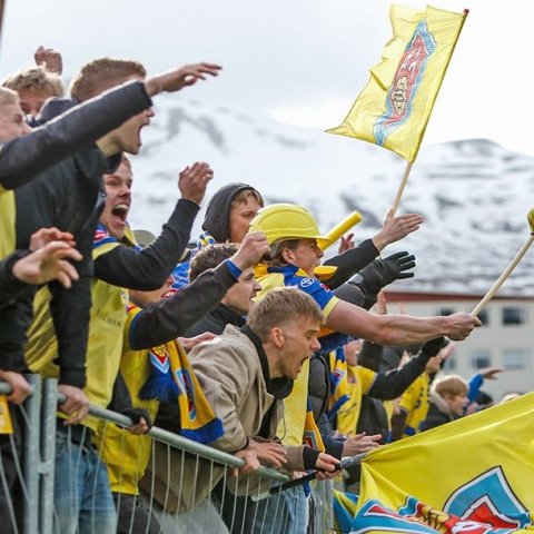 Þór - KA 0:1, í 5. umferð Bestu deildarinnar í knattspyrnu. Mögnuð stemning löngu fyrir leik og hart var barist í fyrstu rimmu Akureyrarfélaganna í efstu deild í 24 ár. Mynd: Rakel Hinriksdóttir