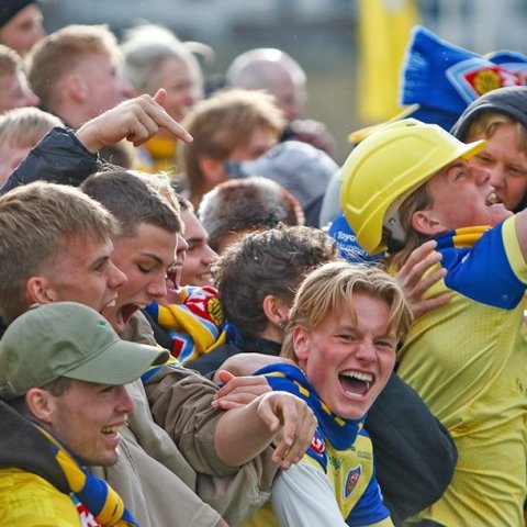 Þór - KA 0:1, í 5. umferð Bestu deildarinnar í knattspyrnu. Mögnuð stemning löngu fyrir leik og hart var barist í fyrstu rimmu Akureyrarfélaganna í efstu deild í 24 ár. Mynd: Rakel Hinriksdóttir