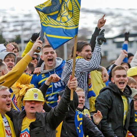 Þór - KA 0:1, í 5. umferð Bestu deildarinnar í knattspyrnu. Mögnuð stemning löngu fyrir leik og hart var barist í fyrstu rimmu Akureyrarfélaganna í efstu deild í 24 ár. Mynd: Rakel Hinriksdóttir