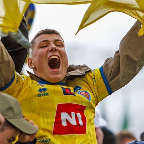 Þór - KA 0:1, í 5. umferð Bestu deildarinnar í knattspyrnu. Mögnuð stemning löngu fyrir leik og hart var barist í fyrstu rimmu Akureyrarfélaganna í efstu deild í 24 ár. Mynd: Rakel Hinriksdóttir