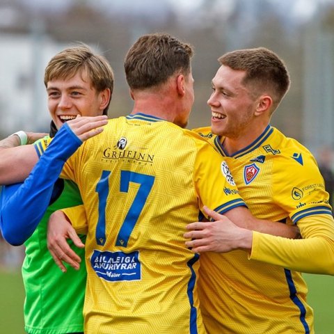 Þór - KA 0:1, í 5. umferð Bestu deildarinnar í knattspyrnu. Mögnuð stemning löngu fyrir leik og hart var barist í fyrstu rimmu Akureyrarfélaganna í efstu deild í 24 ár. Mynd: Rakel Hinriksdóttir