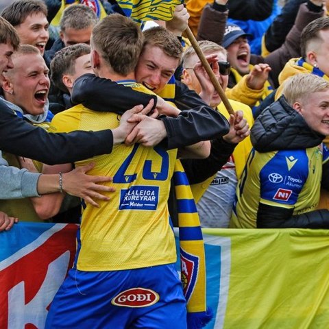 Þór - KA 0:1, í 5. umferð Bestu deildarinnar í knattspyrnu. Mögnuð stemning löngu fyrir leik og hart var barist í fyrstu rimmu Akureyrarfélaganna í efstu deild í 24 ár. Mynd: Rakel Hinriksdóttir