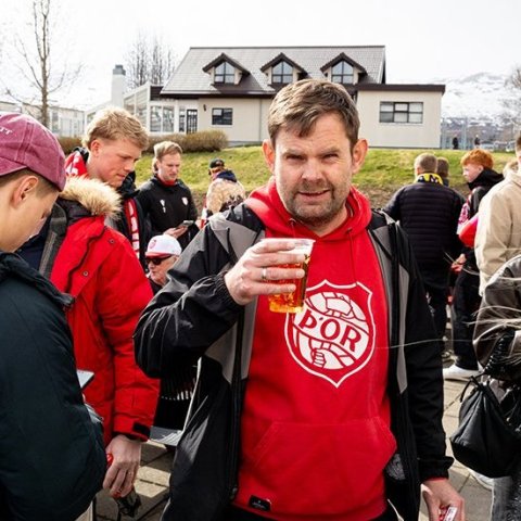 Þór - KA 0:1, í 5. umferð Bestu deildarinnar í knattspyrnu. Mögnuð stemning löngu fyrir leik og hart var barist í fyrstu rimmu Akureyrarfélaganna í efstu deild í 24 ár. Mynd: Ármann Hinrik