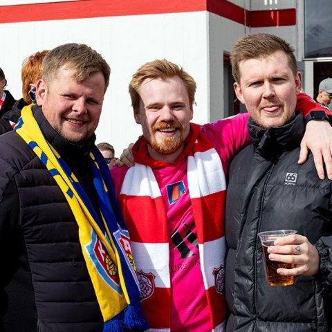 Þór - KA 0:1, í 5. umferð Bestu deildarinnar í knattspyrnu. Mögnuð stemning löngu fyrir leik og hart var barist í fyrstu rimmu Akureyrarfélaganna í efstu deild í 24 ár. Mynd: Ármann Hinrik