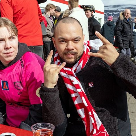 Þór - KA 0:1, í 5. umferð Bestu deildarinnar í knattspyrnu. Mögnuð stemning löngu fyrir leik og hart var barist í fyrstu rimmu Akureyrarfélaganna í efstu deild í 24 ár. Mynd: Ármann Hinrik