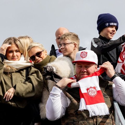 Þór - KA 0:1, í 5. umferð Bestu deildarinnar í knattspyrnu. Mögnuð stemning löngu fyrir leik og hart var barist í fyrstu rimmu Akureyrarfélaganna í efstu deild í 24 ár. Mynd: Ármann Hinrik