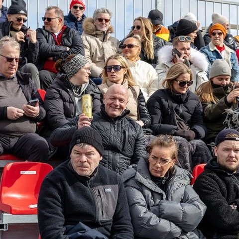 Þór - KA 0:1, í 5. umferð Bestu deildarinnar í knattspyrnu. Mögnuð stemning löngu fyrir leik og hart var barist í fyrstu rimmu Akureyrarfélaganna í efstu deild í 24 ár. Mynd: Ármann Hinrik