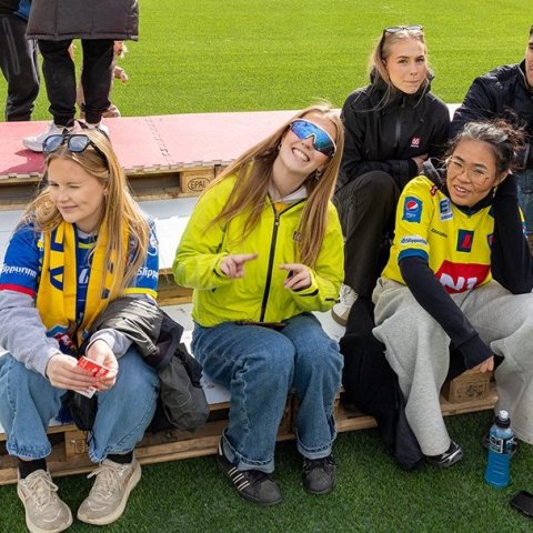 Þór - KA 0:1, í 5. umferð Bestu deildarinnar í knattspyrnu. Mögnuð stemning löngu fyrir leik og hart var barist í fyrstu rimmu Akureyrarfélaganna í efstu deild í 24 ár. Mynd: Ármann Hinrik