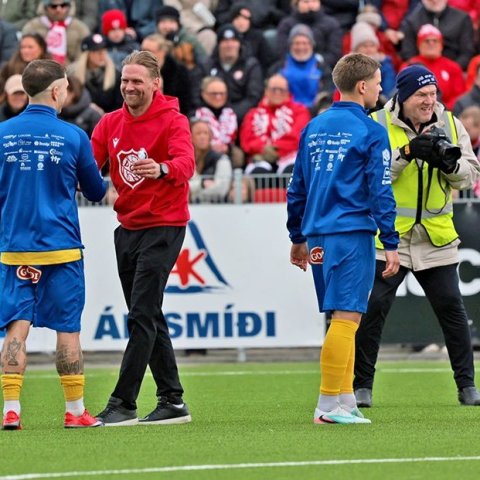 Þór - KA 0:1, í 5. umferð Bestu deildarinnar í knattspyrnu. Mögnuð stemning löngu fyrir leik og hart var barist í fyrstu rimmu Akureyrarfélaganna í efstu deild í 24 ár. Mynd: Skapti Hallgrímsson